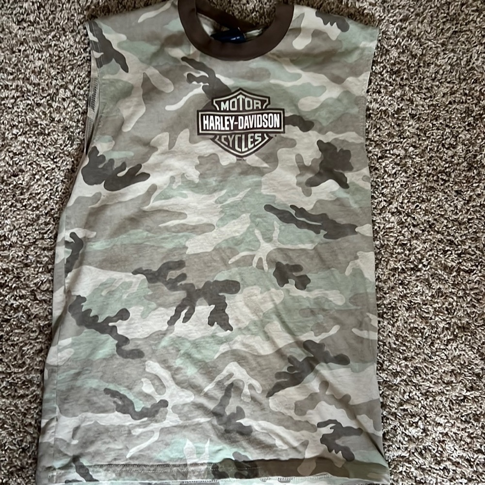 Harley-Davidson Sleeveless Desert Camouflage Shirt (Waterloo, Iowa)